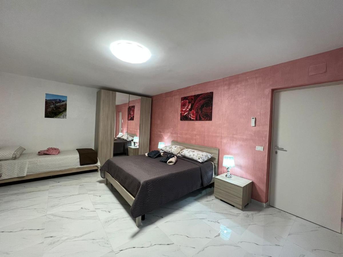 L'Oasi Del Raganello Bed & Breakfast Чивита Екстериор снимка