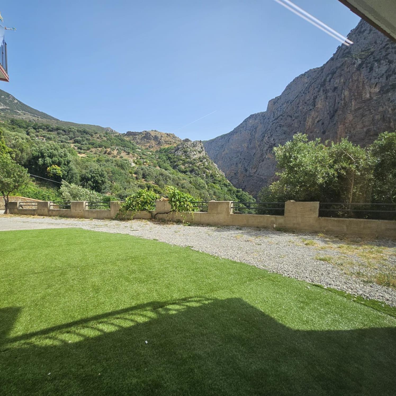 L'Oasi Del Raganello Bed & Breakfast Чивита Екстериор снимка